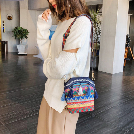 🌸Bohemian Embroidered Tassel Crossbody Bag